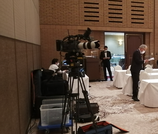 事例 表彰式配信2