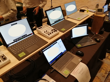 ウェビナー会場PC